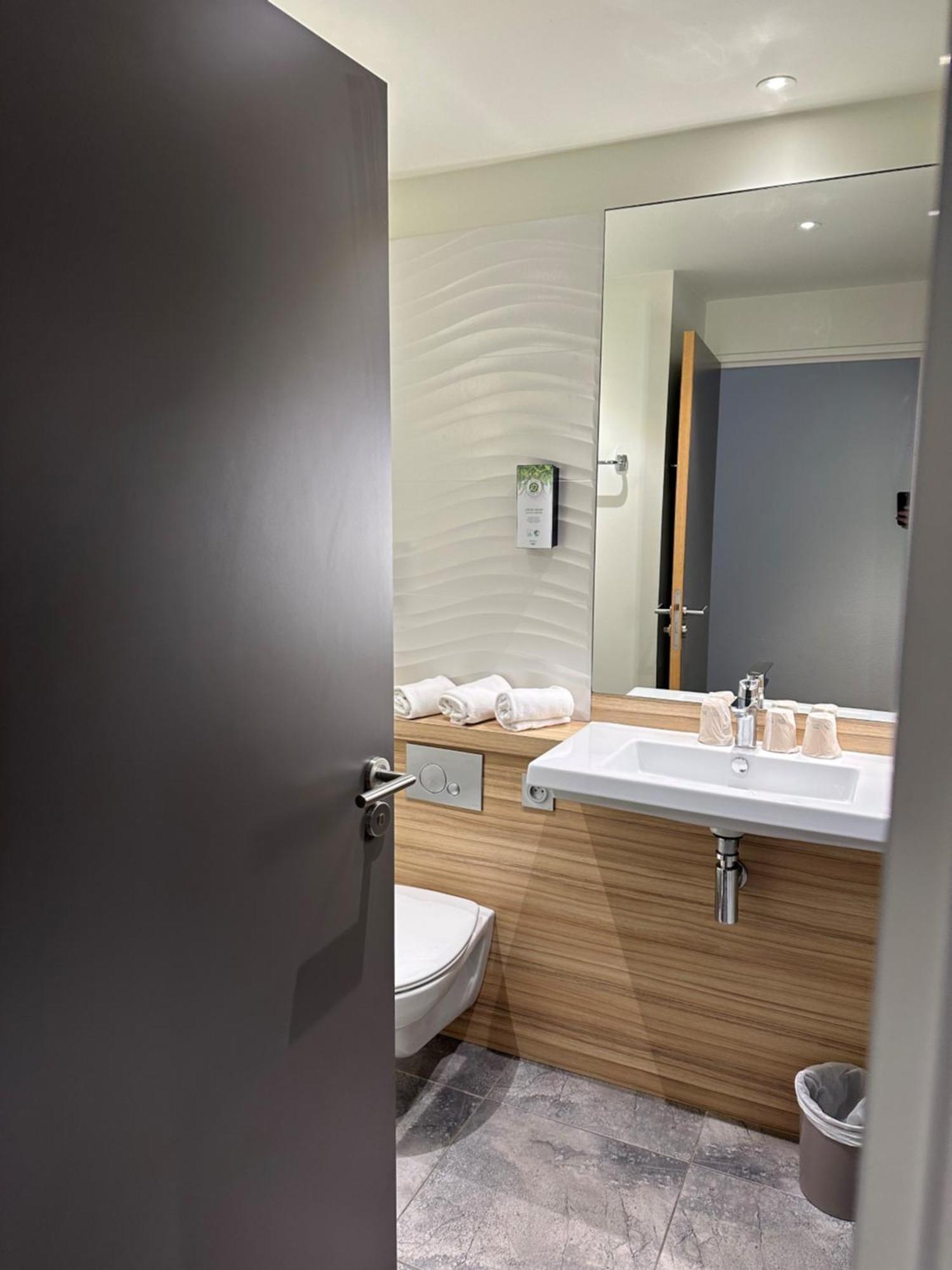 Standard Triple Room,1613444261:JPEG